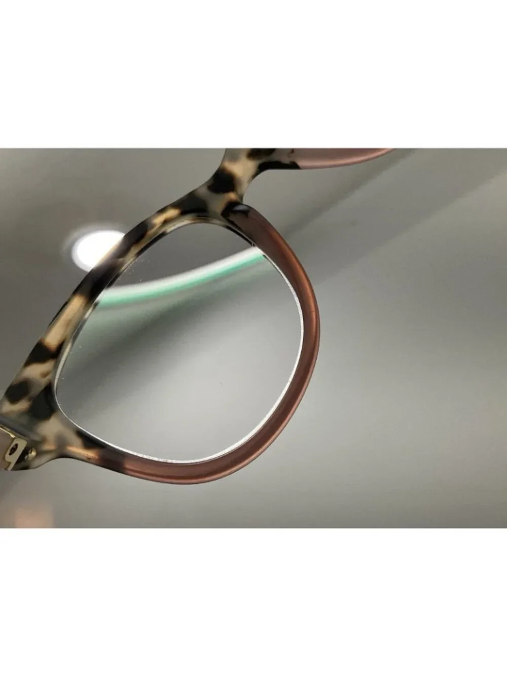Peepers frame very